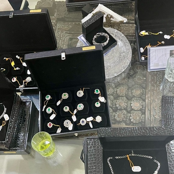 Diamond Bracelet- 3.54 Carats in 14K Gold & Some 23.5K Gold Bangles - Picture 6 of 14